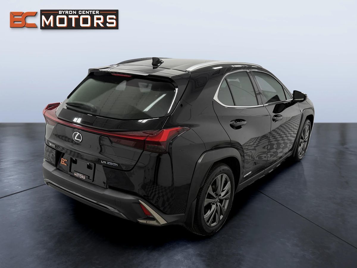 Photo 6 of this Lexus UX 250h