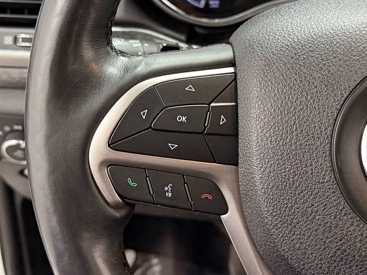Photo 16 of this Jeep Grand Cherokee