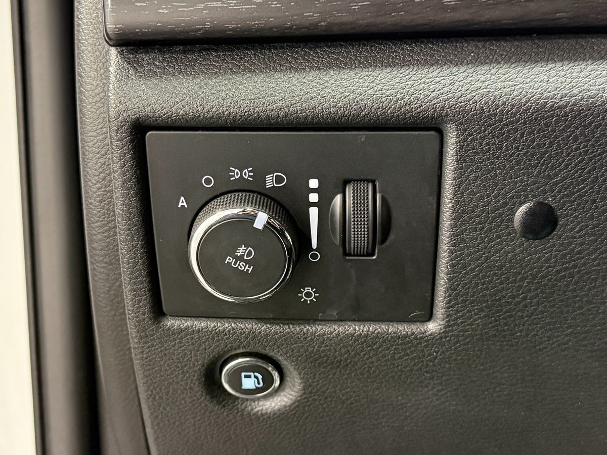 Photo 18 of this Jeep Grand Cherokee