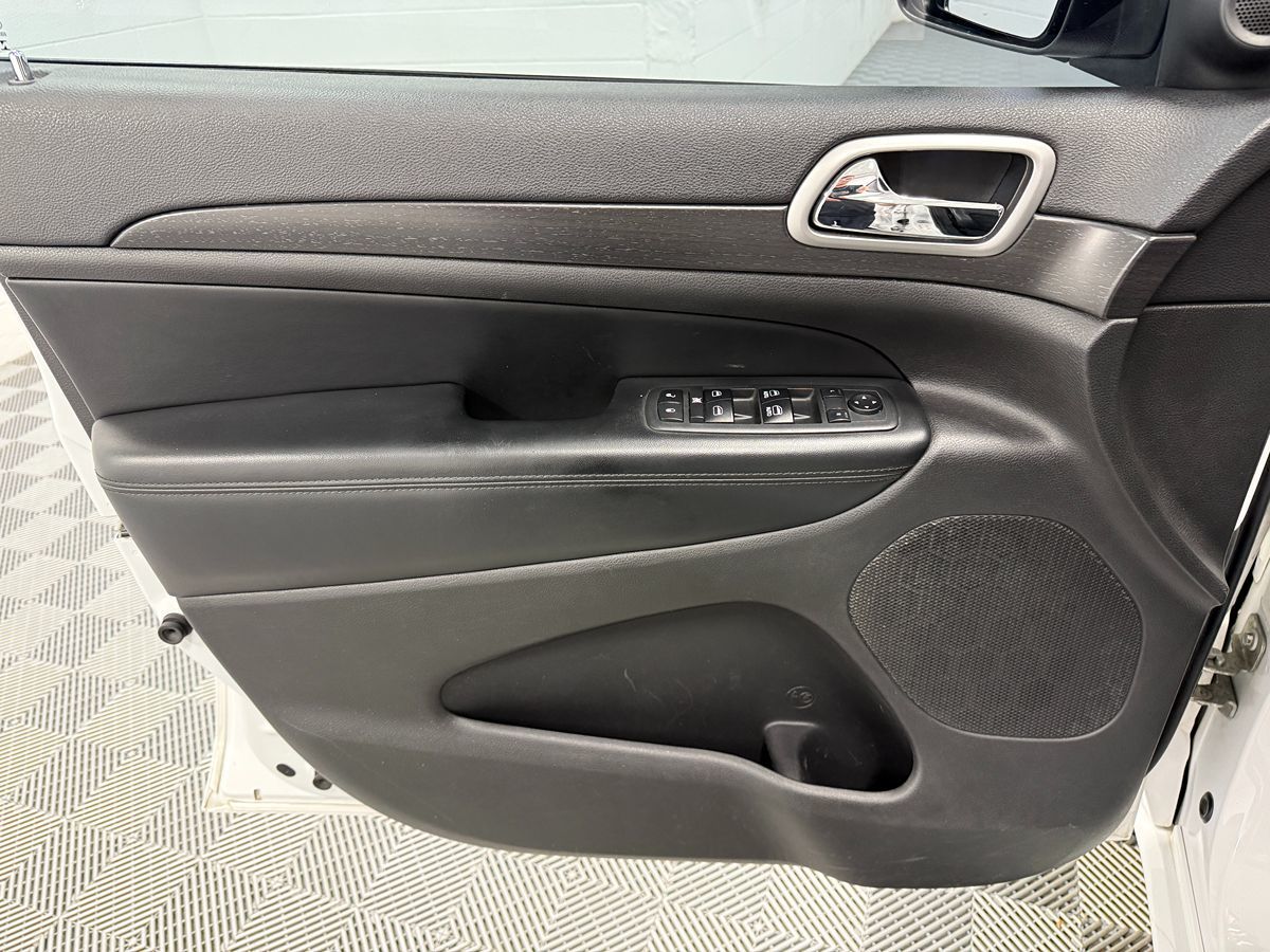 Photo 9 of this Jeep Grand Cherokee