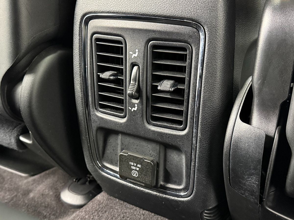 Photo 26 of this Jeep Grand Cherokee