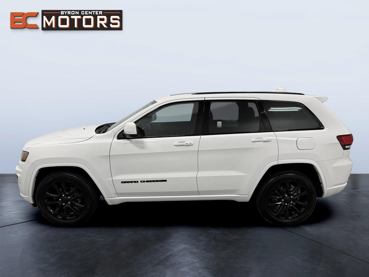 Photo 3 of this Jeep Grand Cherokee