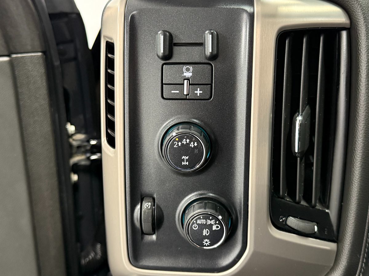 Photo 22 of this GMC Sierra 2500