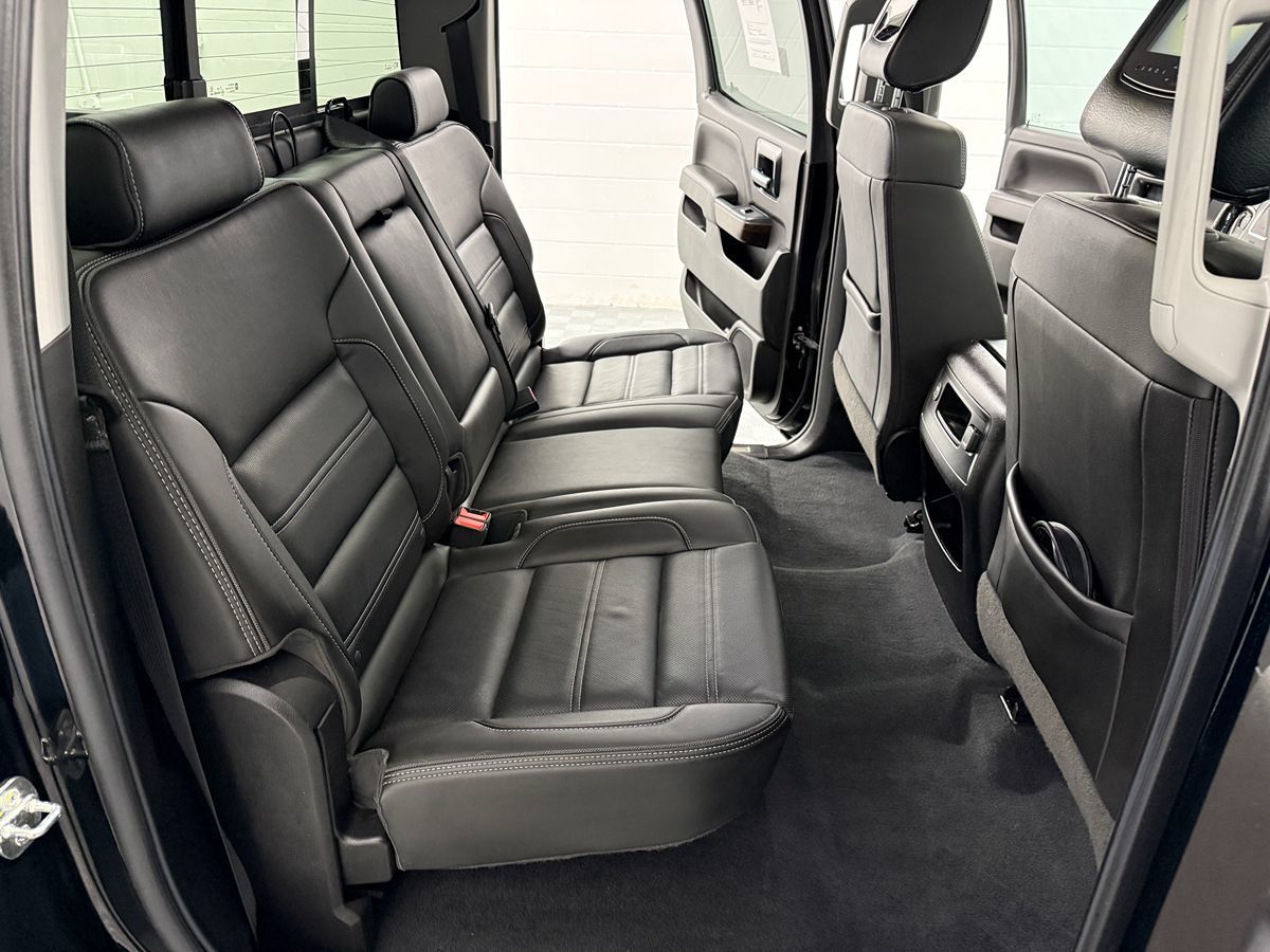 Photo 14 of this GMC Sierra 2500