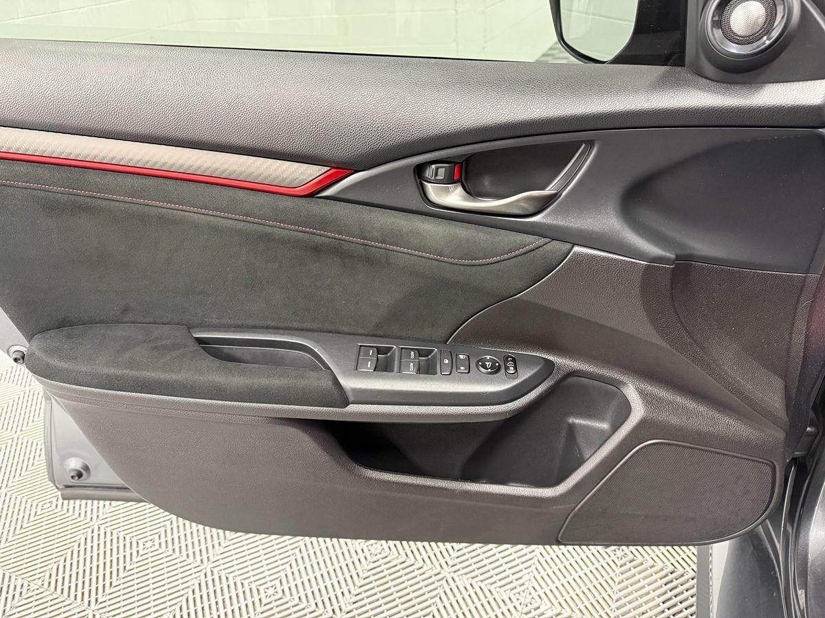 Photo 15 of this Honda Civic Type R