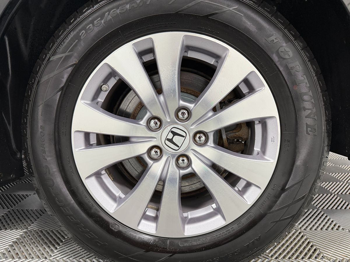 Photo 35 of this Honda Odyssey