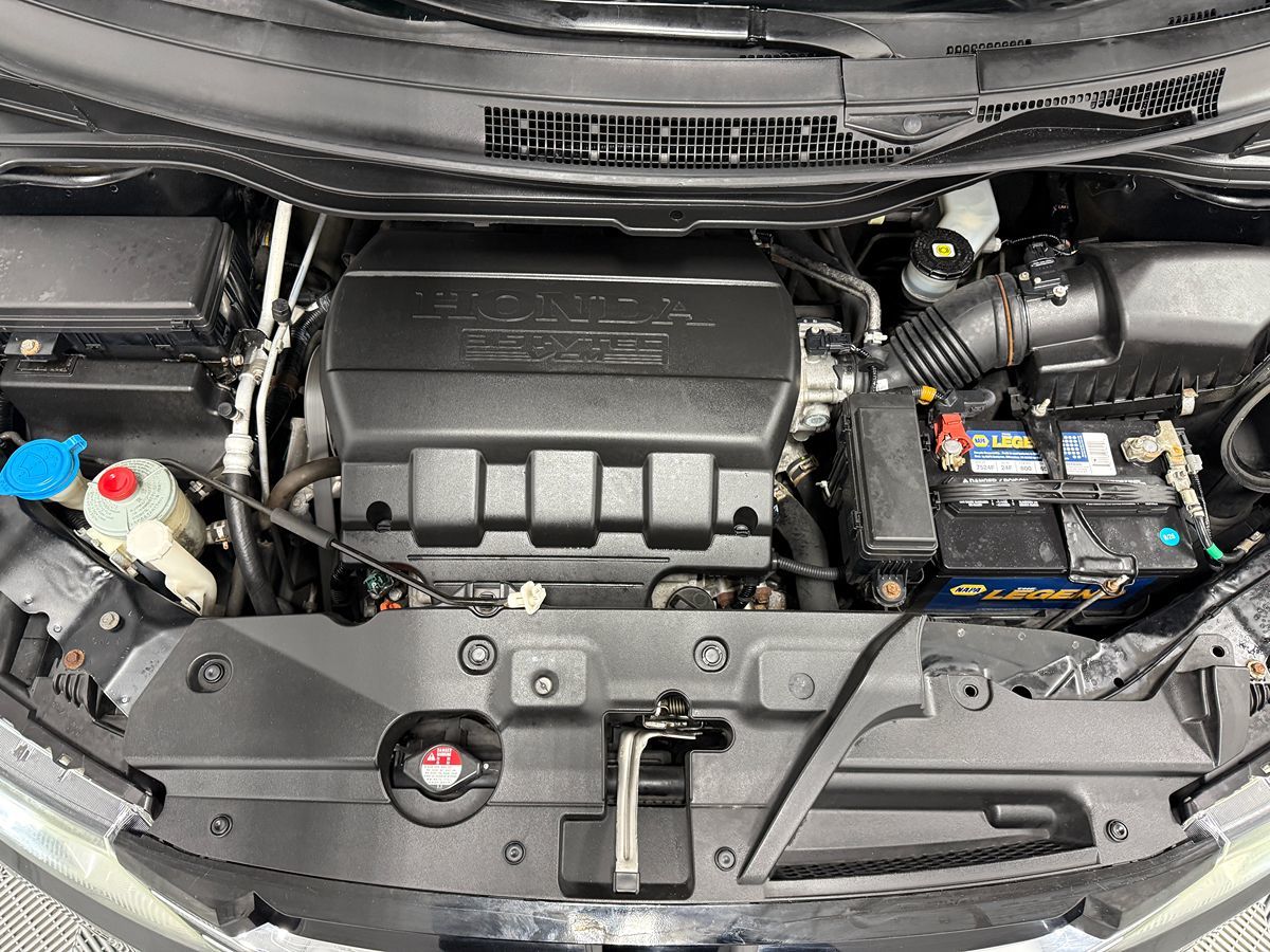 Photo 33 of this Honda Odyssey