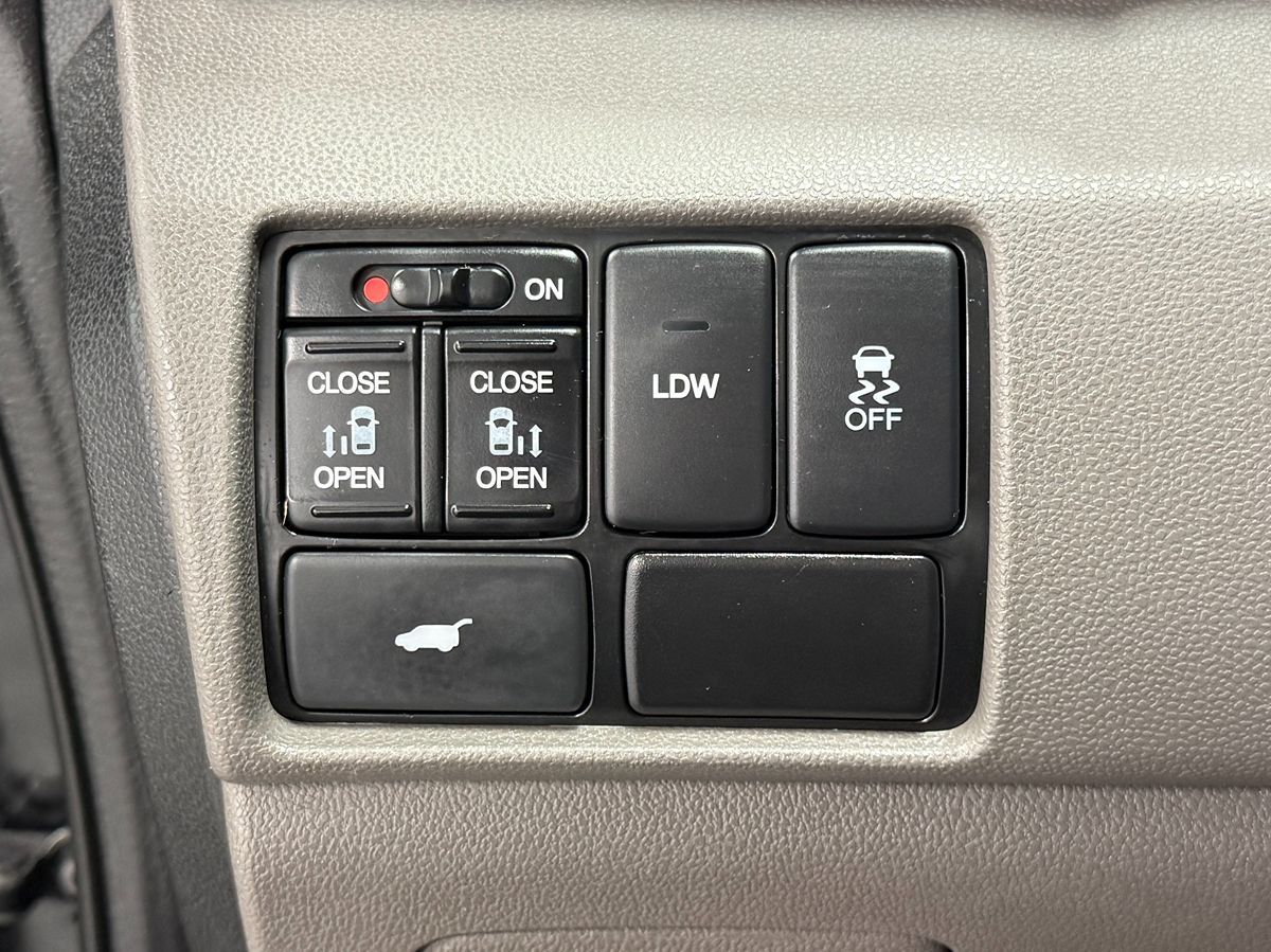 Photo 20 of this Honda Odyssey