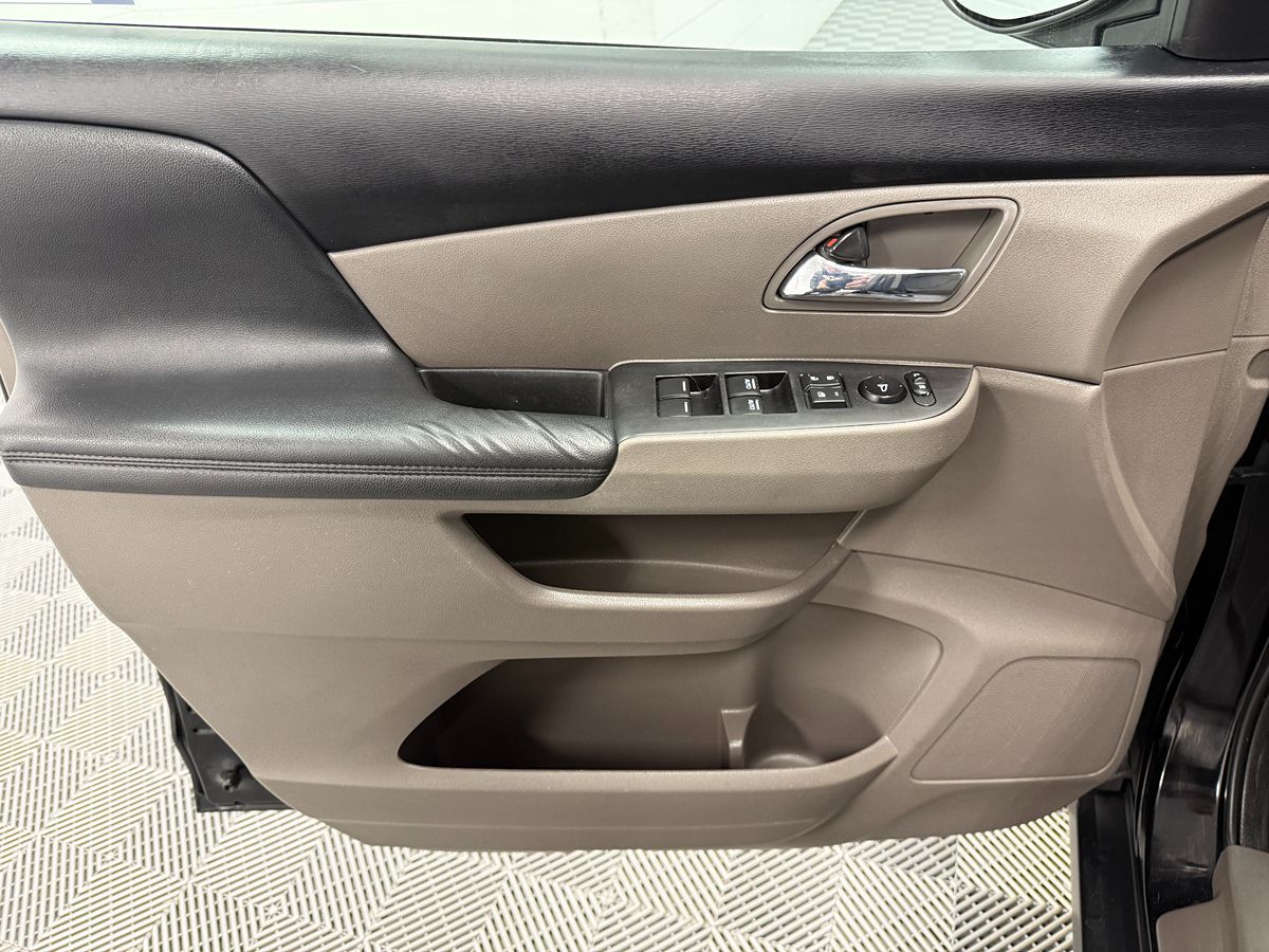 Photo 9 of this Honda Odyssey