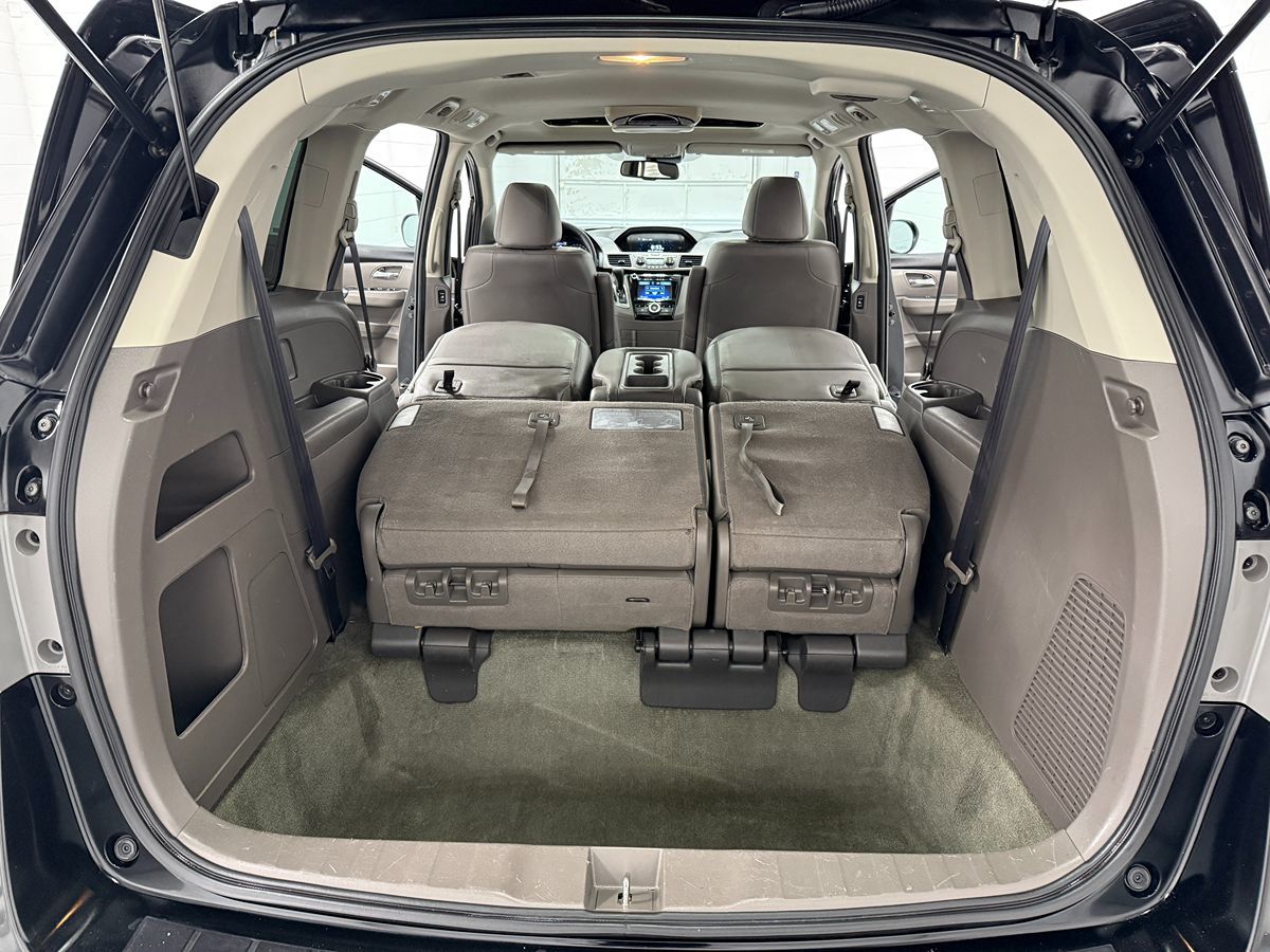 Photo 31 of this Honda Odyssey
