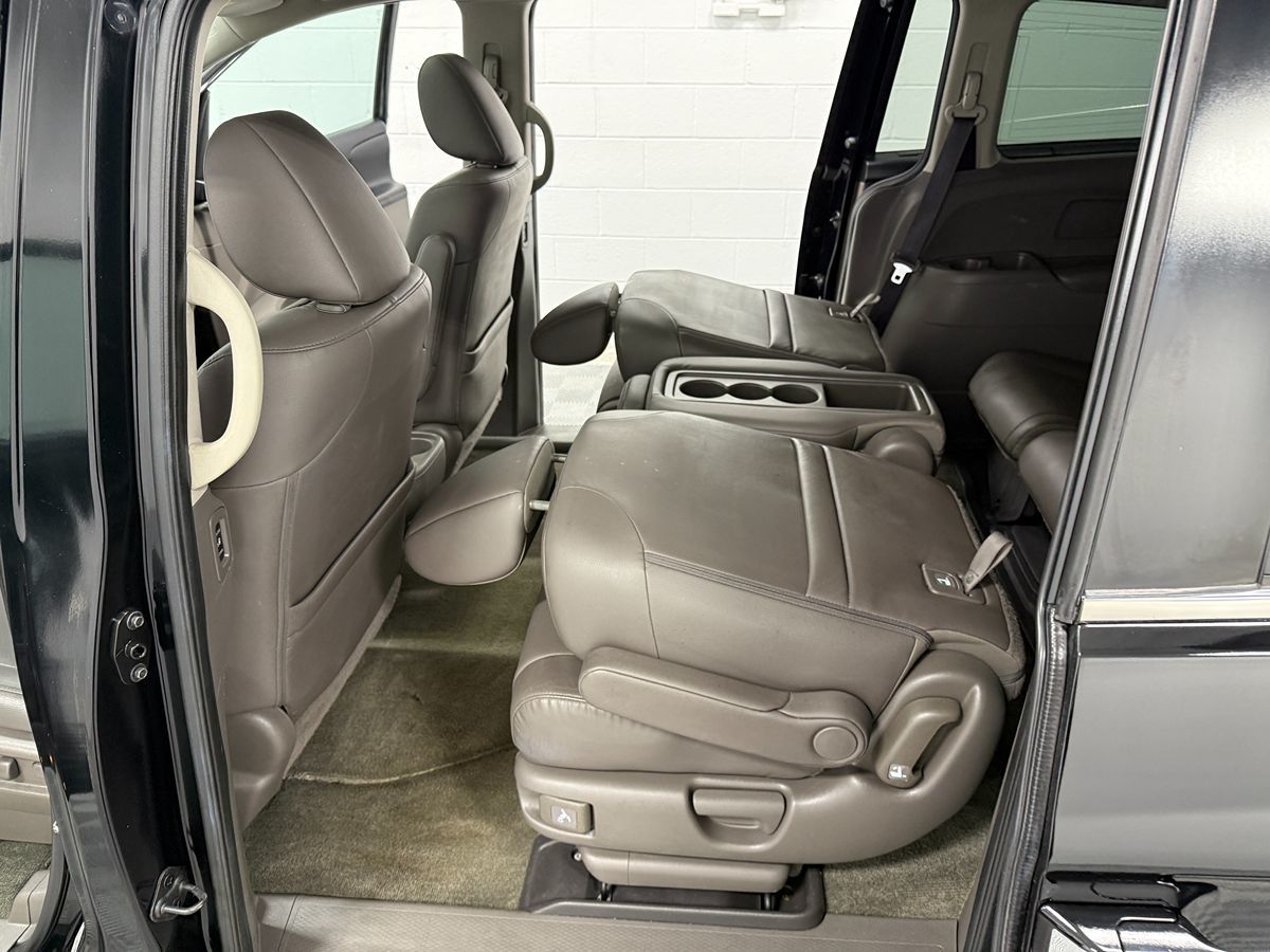Photo 14 of this Honda Odyssey