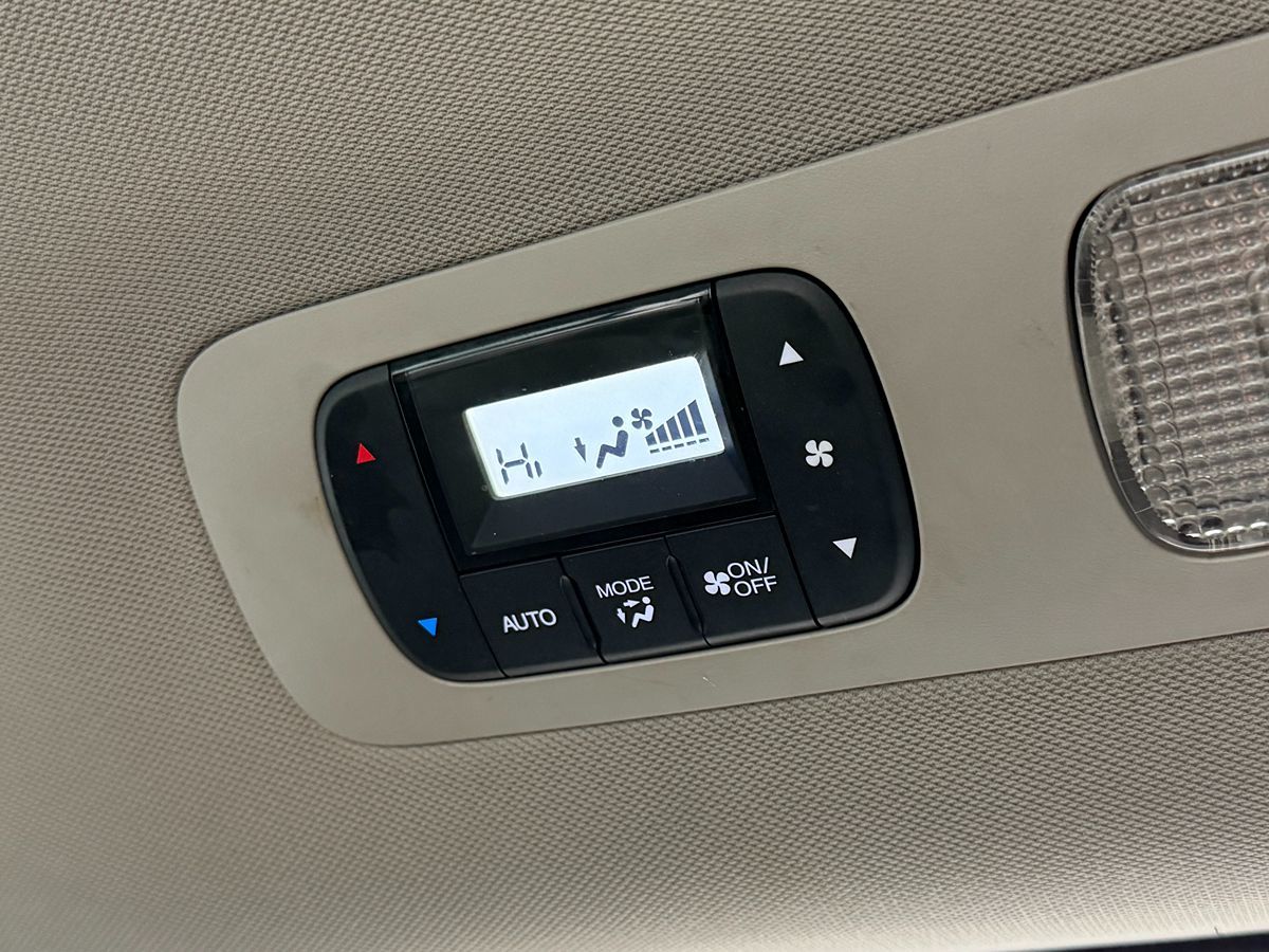 Photo 29 of this Honda Odyssey