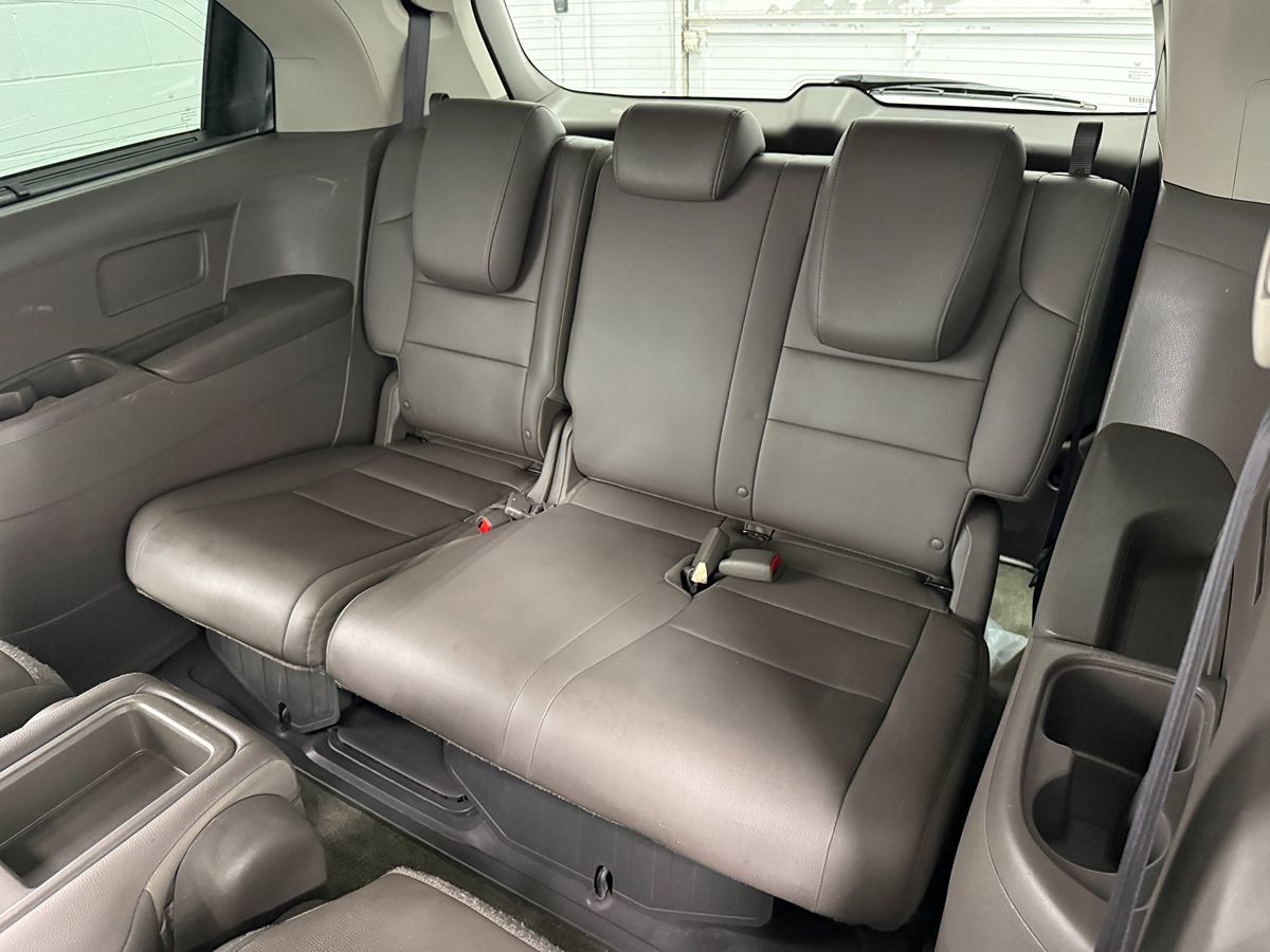 Photo 13 of this Honda Odyssey