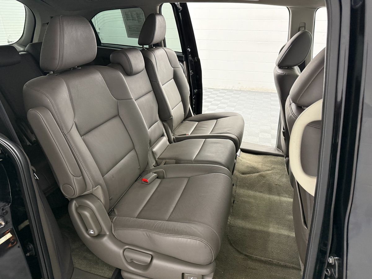 Photo 12 of this Honda Odyssey