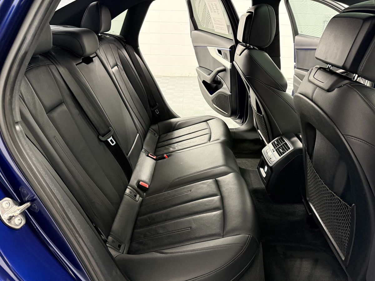 Photo 15 of this Audi A4