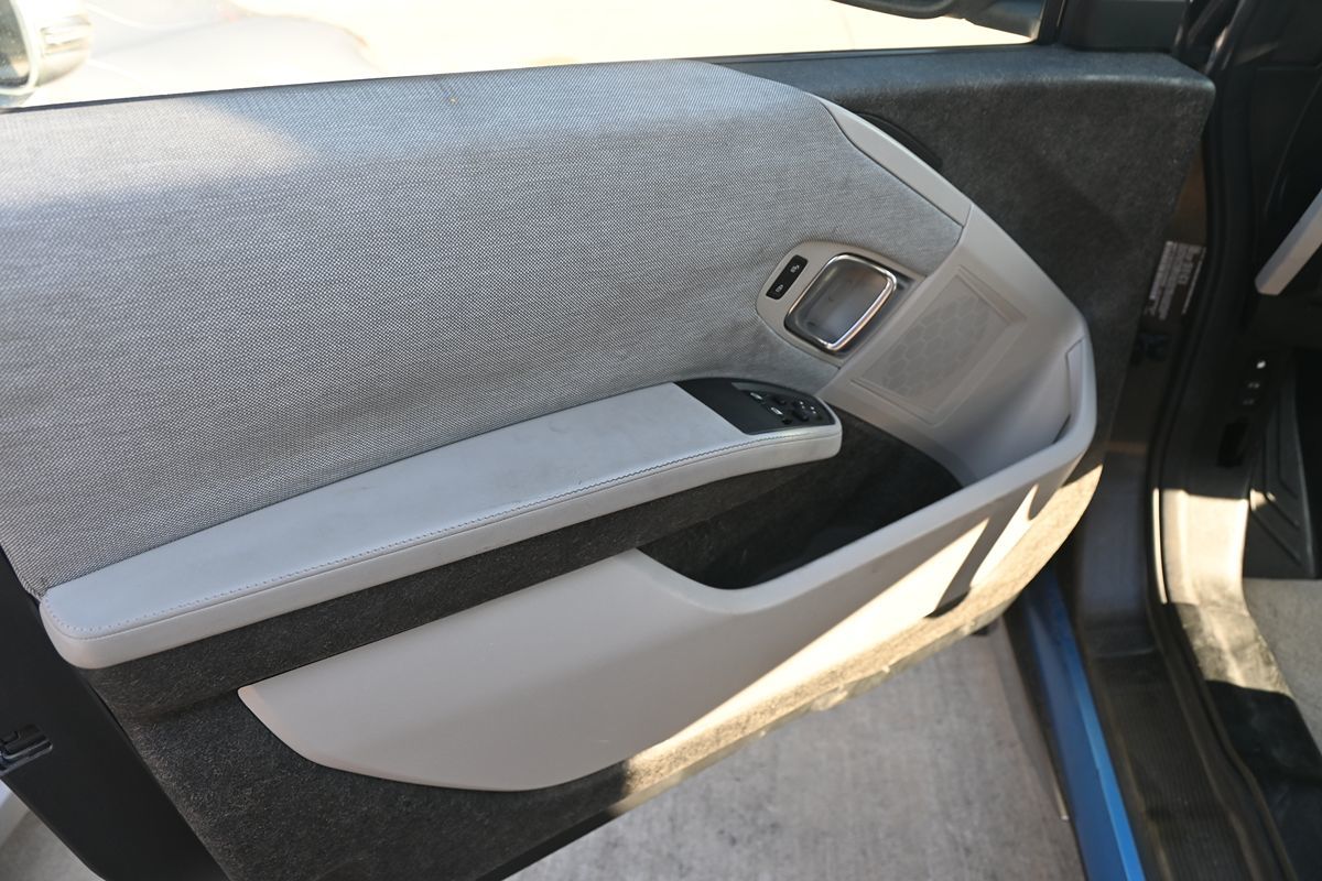 2014 BMW i3 Base photo 3