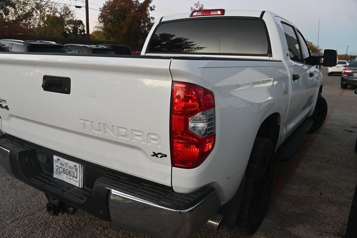 2018 Toyota Tundra SR5 photo 4