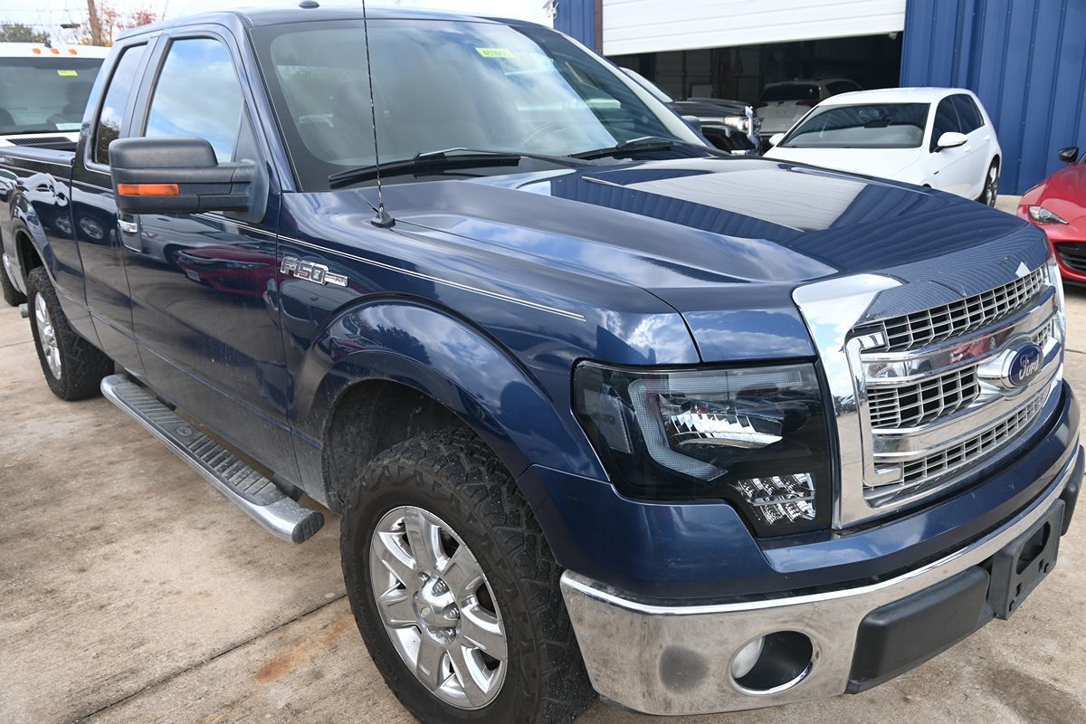 2013 Ford F-150 XLT photo 4