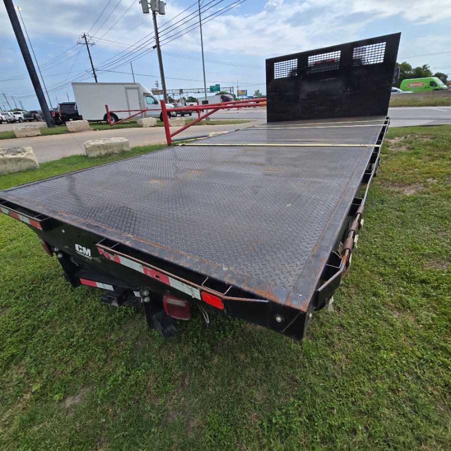 2022 Chevrolet Silverado 5500HD Work Truck photo 3
