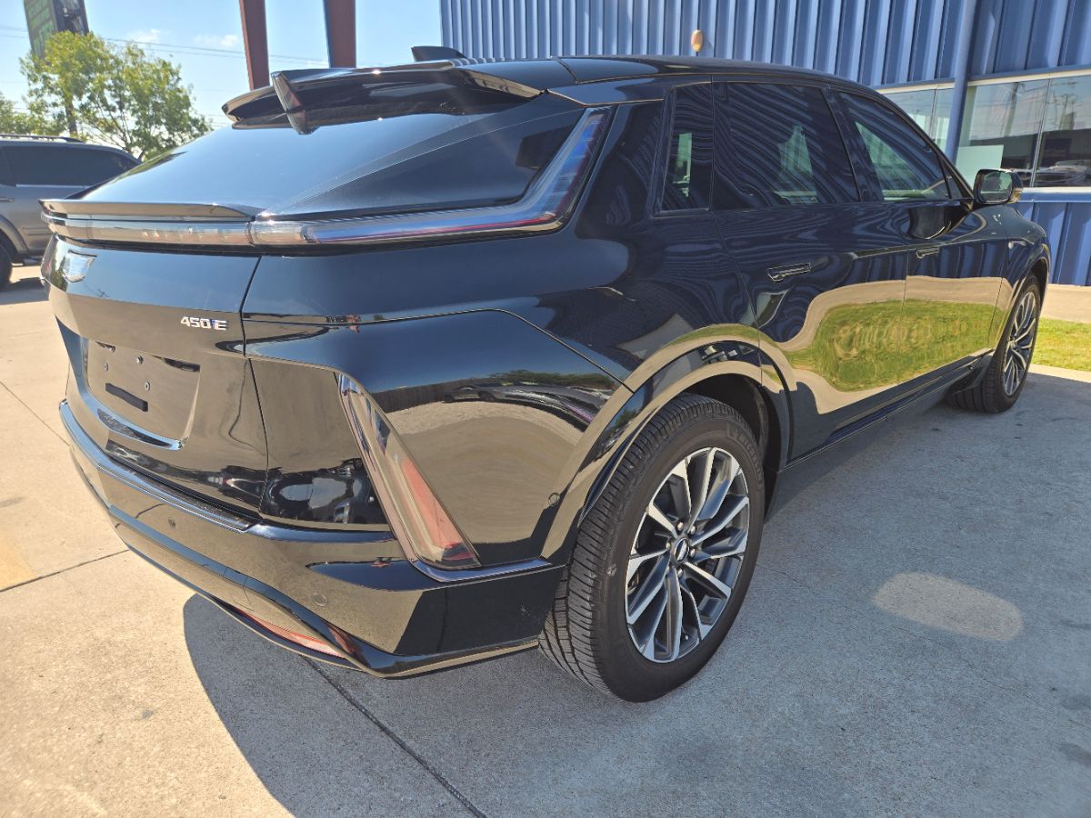 2024 Cadillac Lyriq Sport photo 4