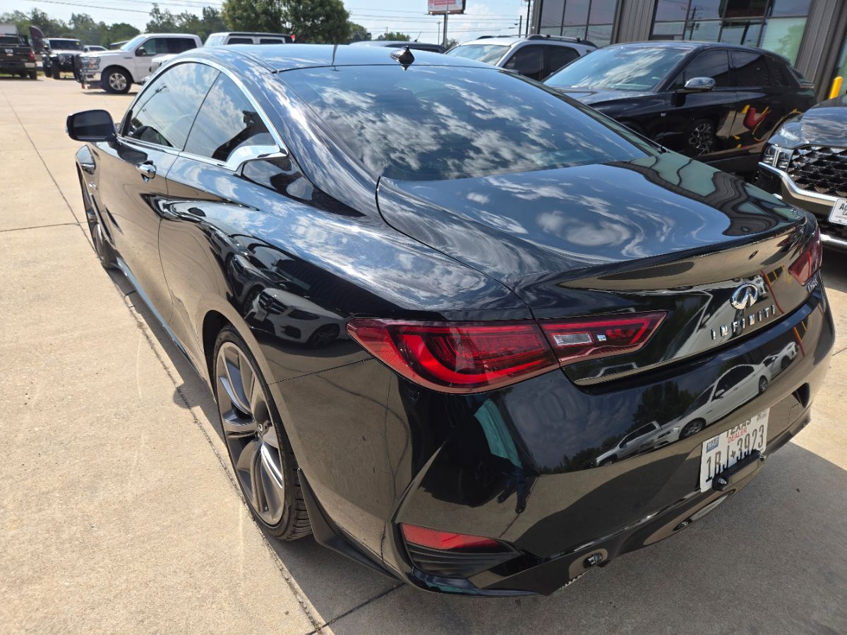 2018 Infiniti Q60 Red Sport 400 photo 3