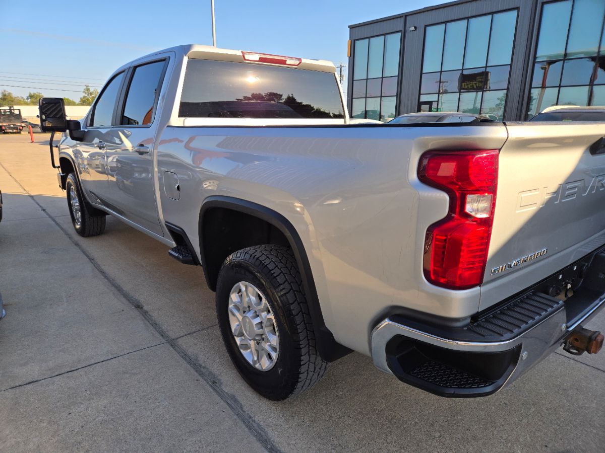 2020 Chevrolet Silverado 2500HD LT photo 4
