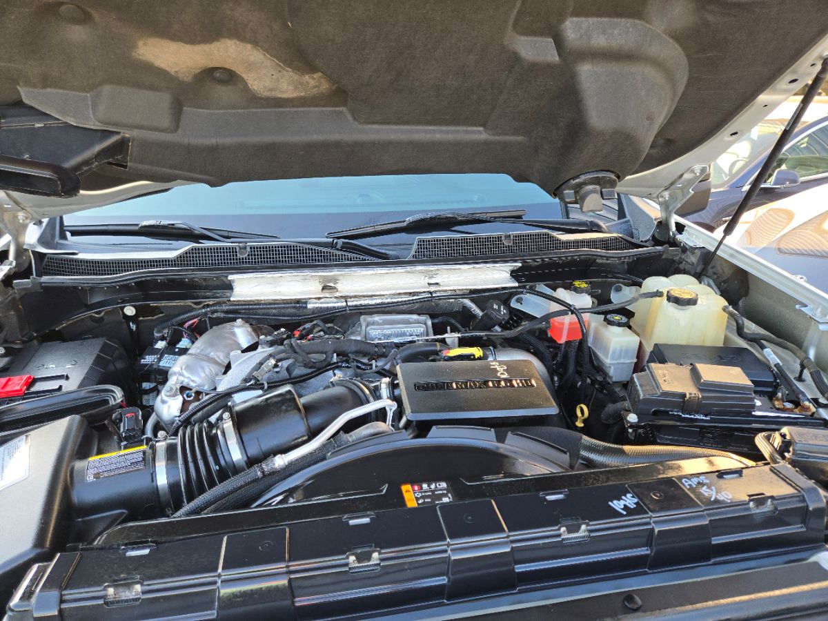 2020 Chevrolet Silverado 2500HD LT photo 2