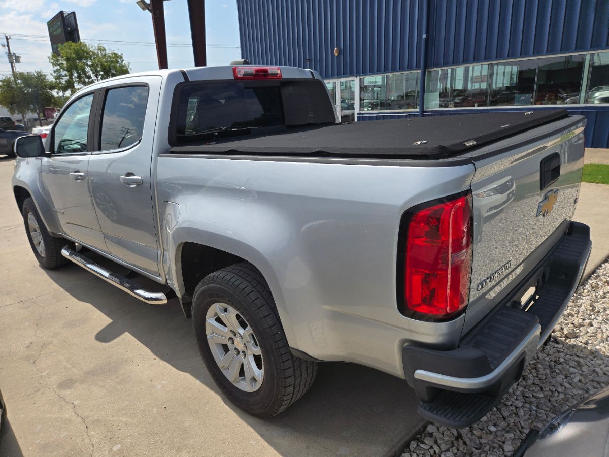 2017 Chevrolet Colorado LT photo 3