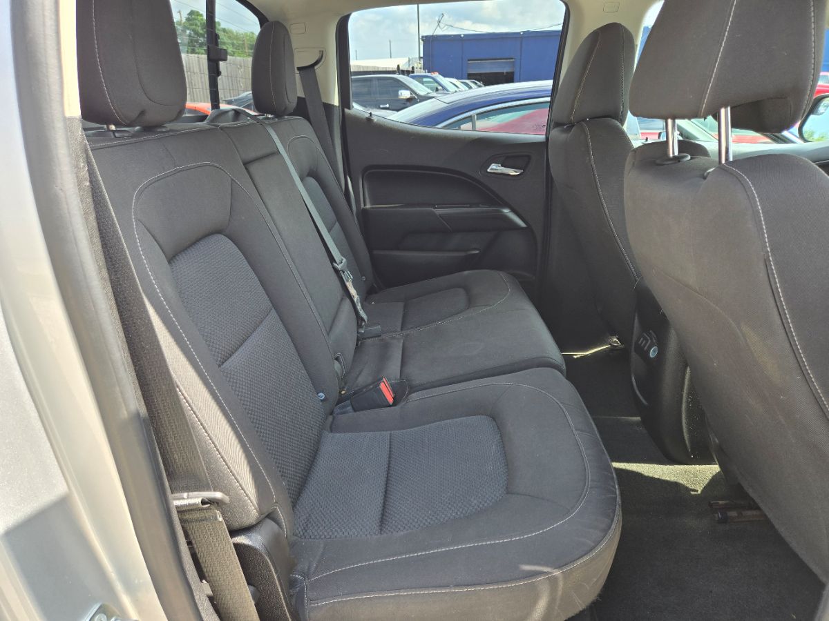 2017 Chevrolet Colorado LT photo 2