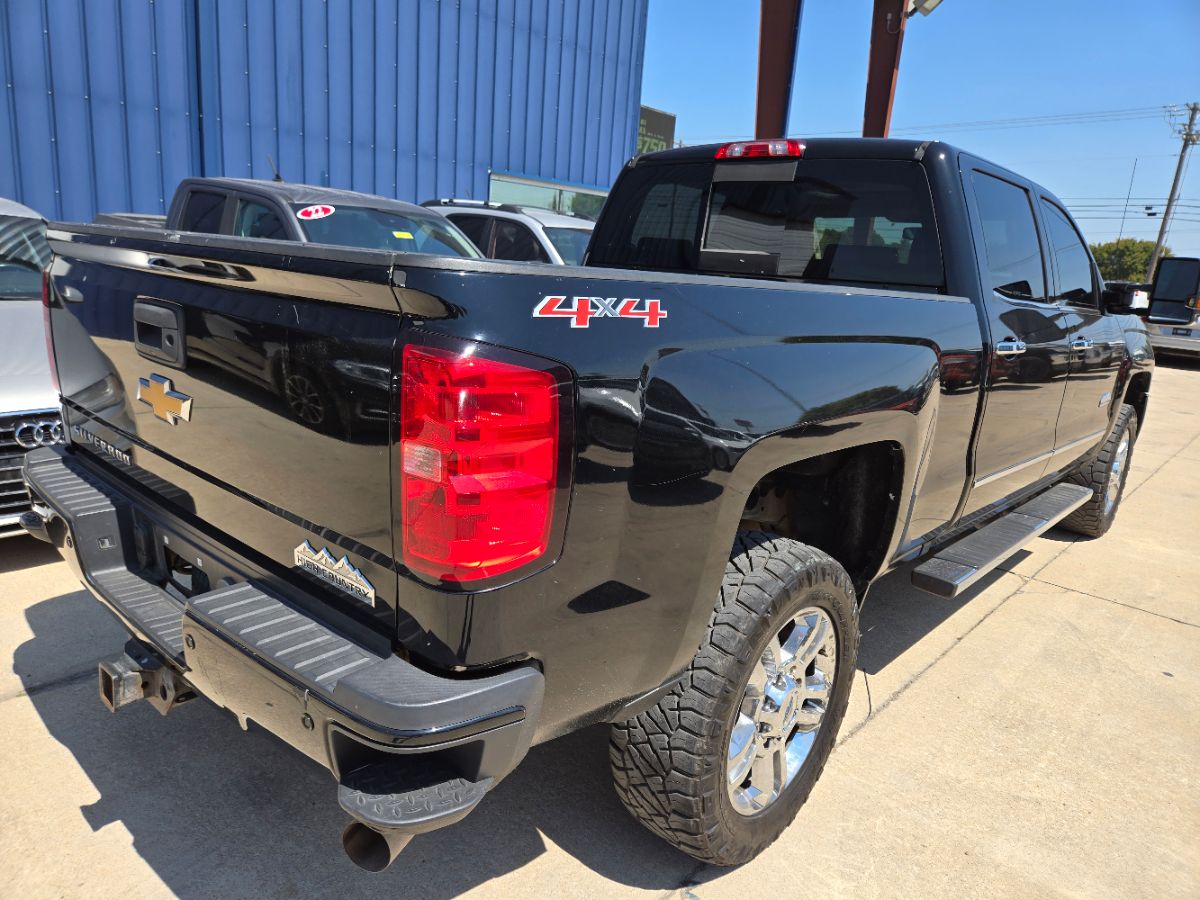 2017 Chevrolet Silverado 2500HD High Country photo 2