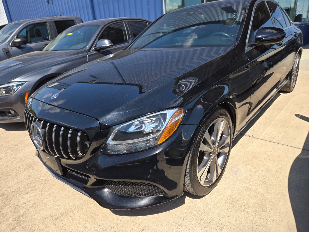 2018 Mercedes Benz C 300 Sedan photo 3