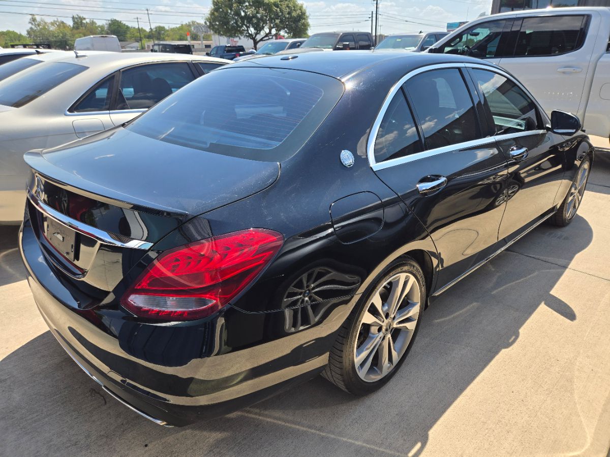 2018 Mercedes Benz C 300 Sedan photo 4