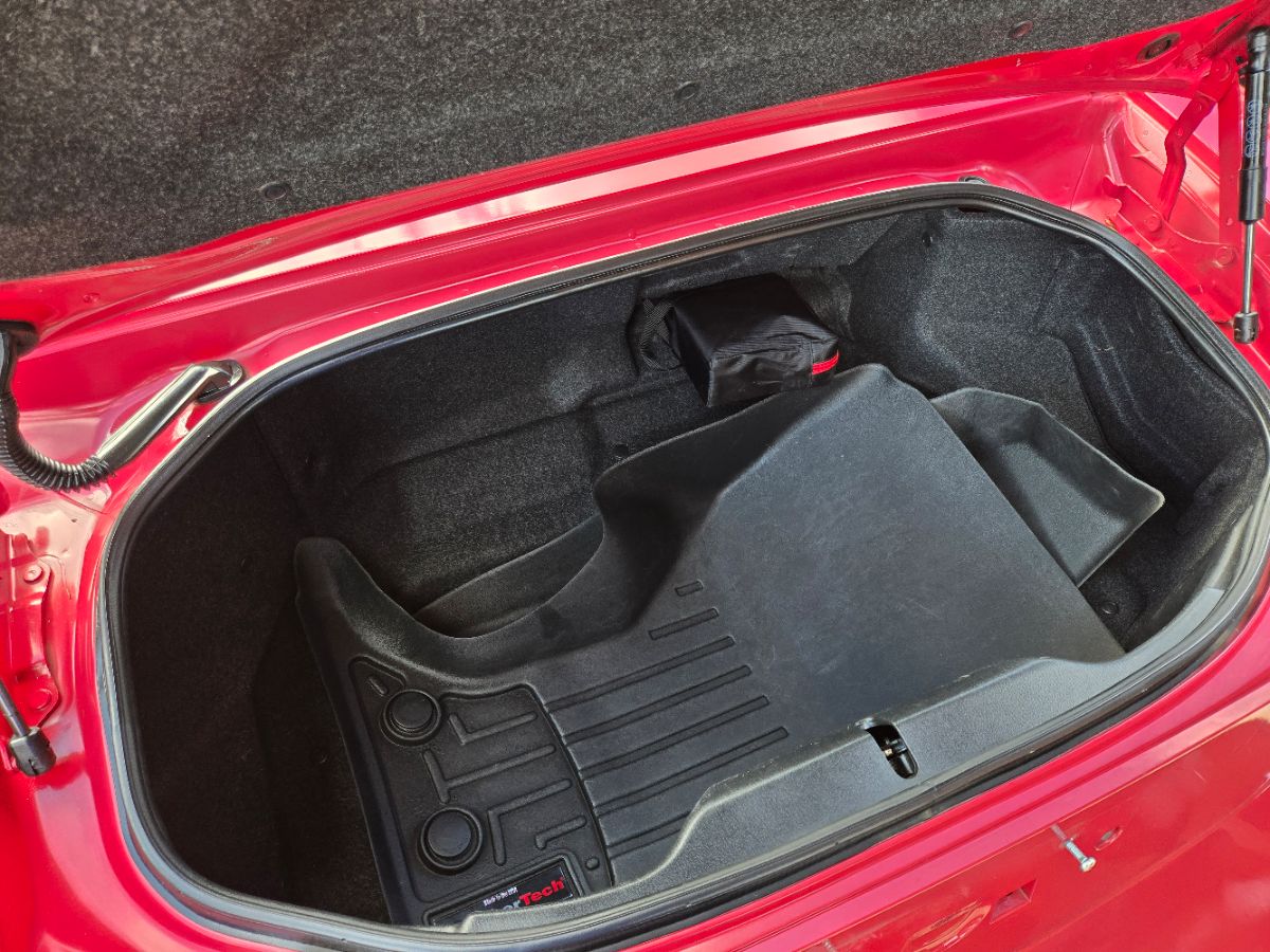 2017 Fiat 124 Spider Lusso photo 2