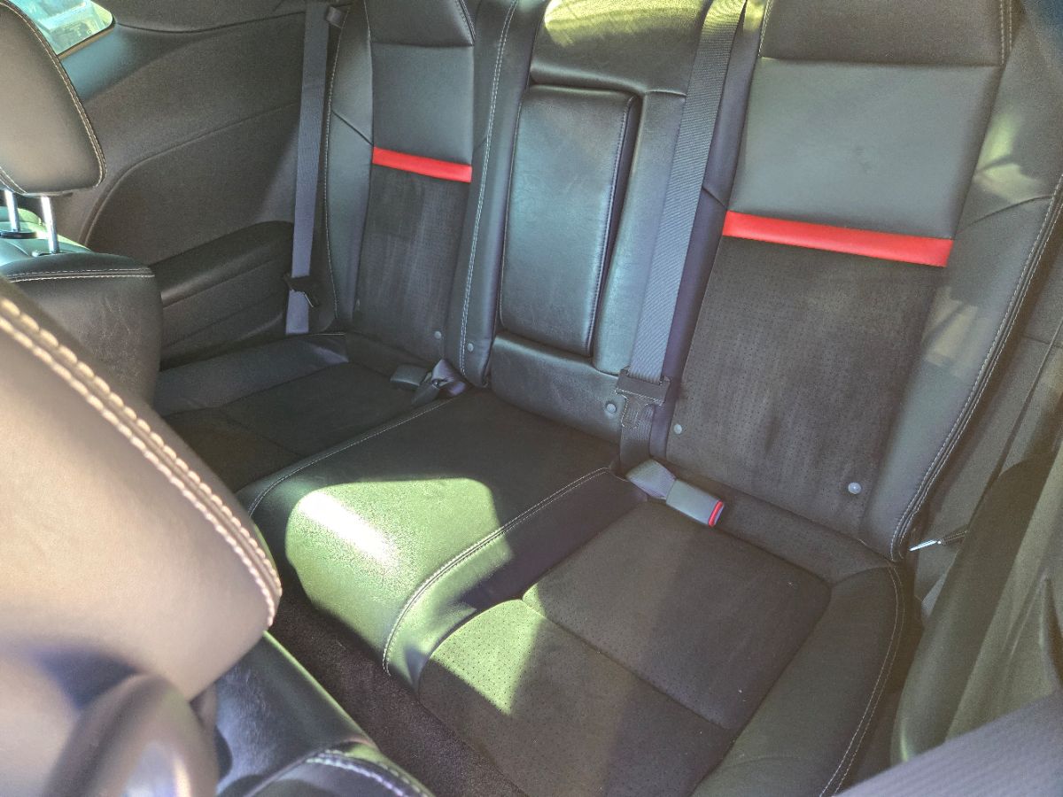 2009 Dodge Challenger SRT8 photo 2