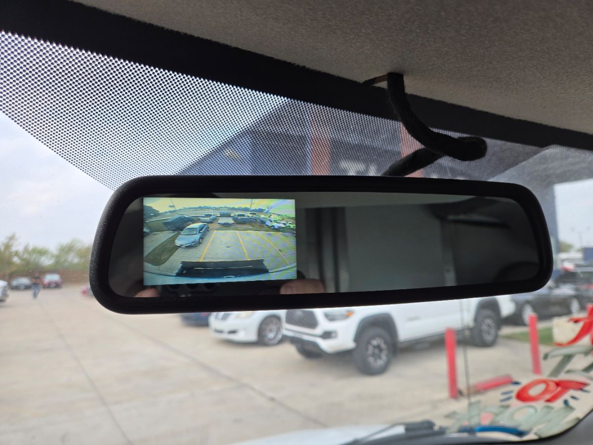 2022 Chevrolet Express Cutaway 3500 Base photo 2