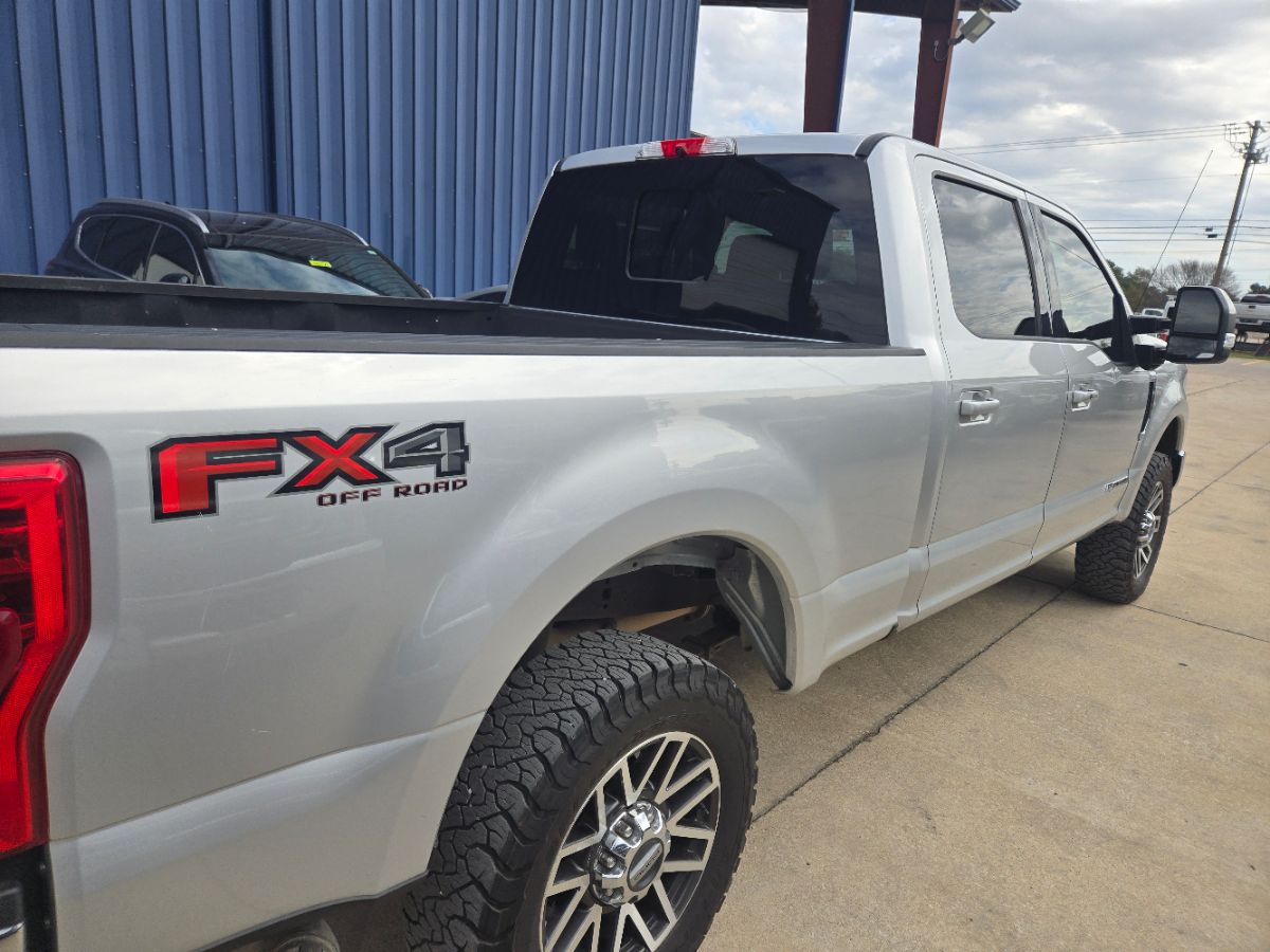 2019 Ford F-250 Lariat photo 4