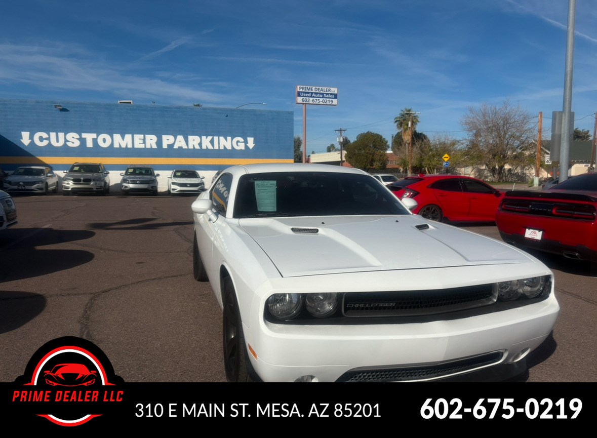 2013 Dodge Challenger SXT's photo