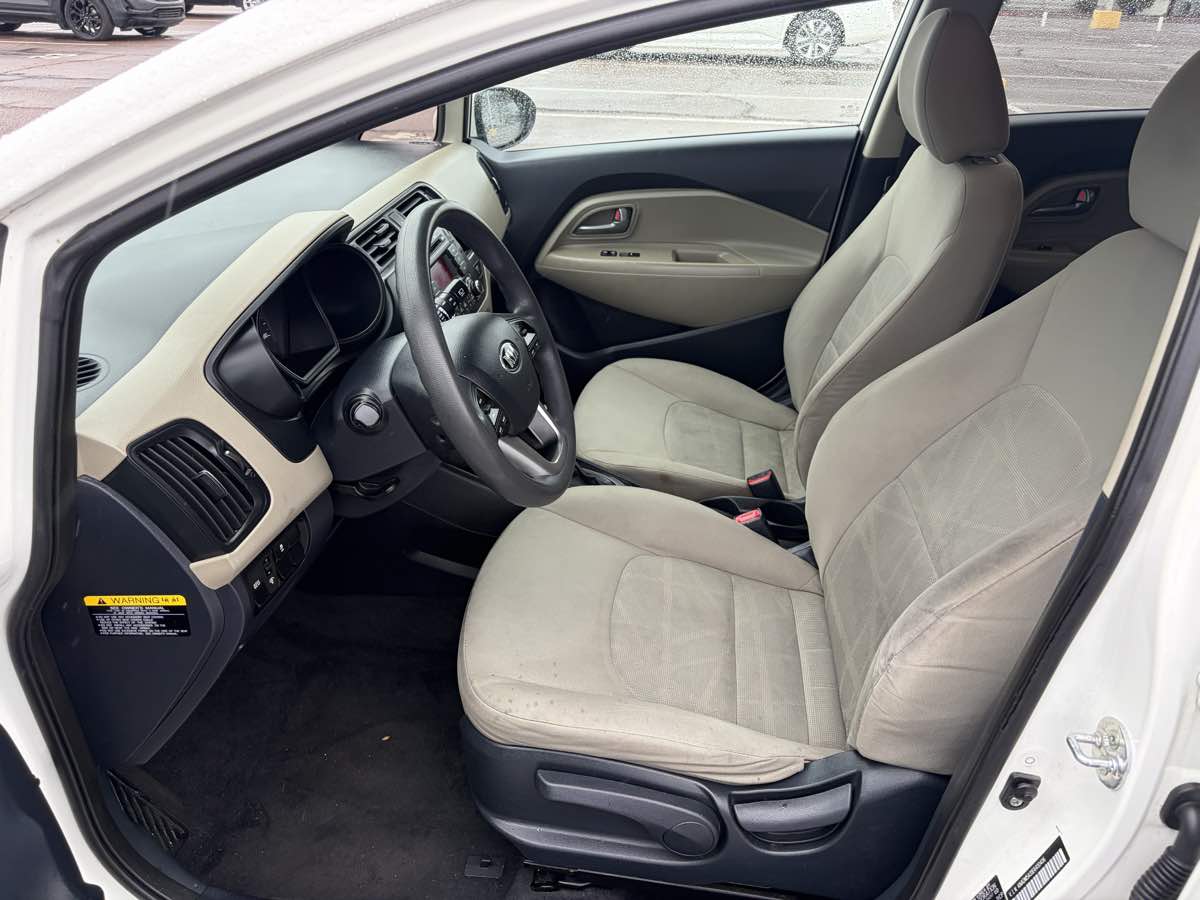 Photo 6 of this Kia Rio