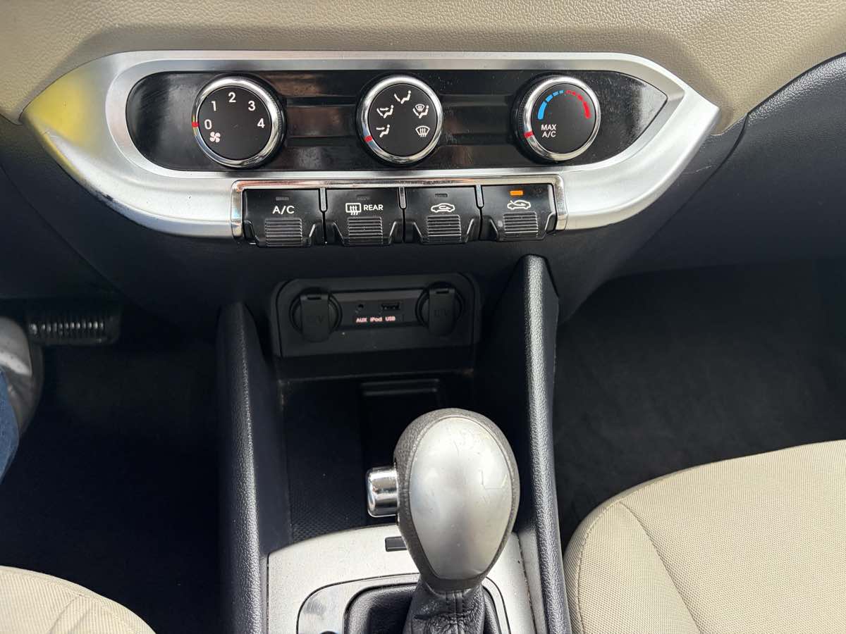 Photo 7 of this Kia Rio