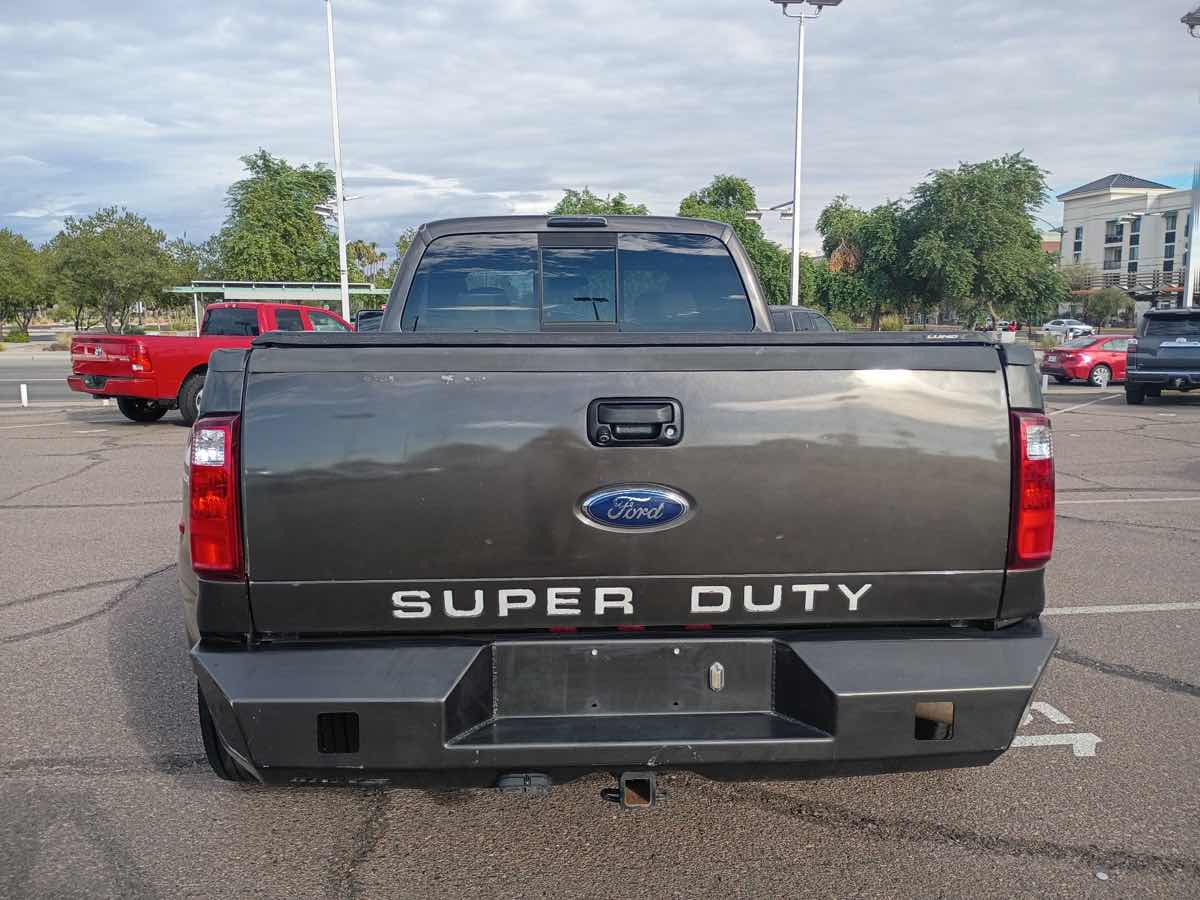 Photo 3 of this Ford Super Duty F-450 DRW