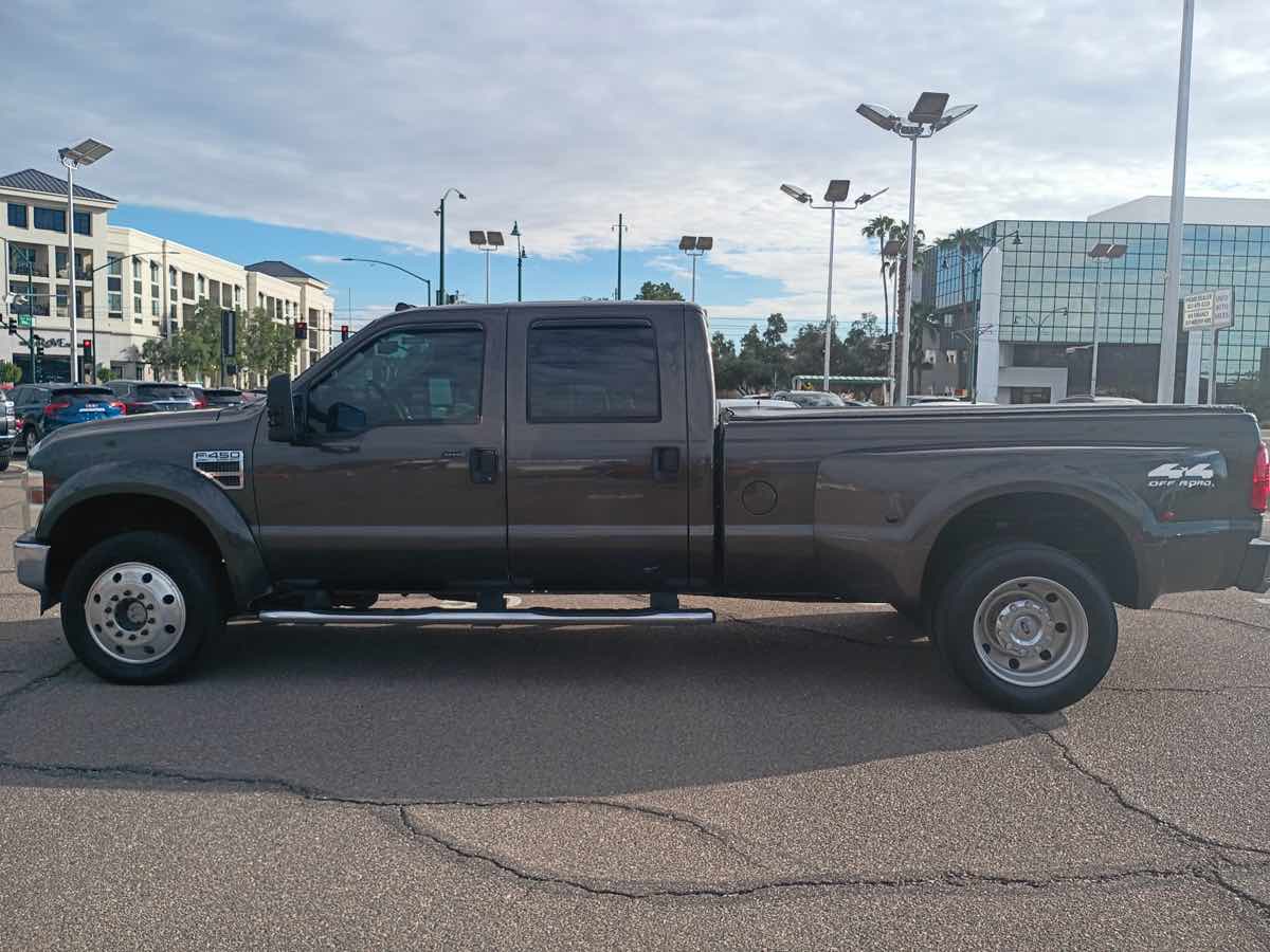 Photo 4 of this Ford Super Duty F-450 DRW