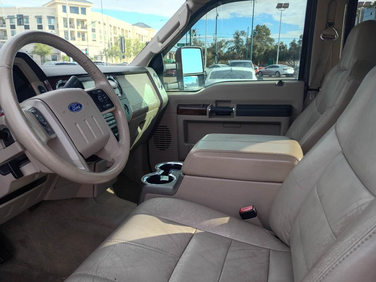 Photo 5 of this Ford Super Duty F-450 DRW