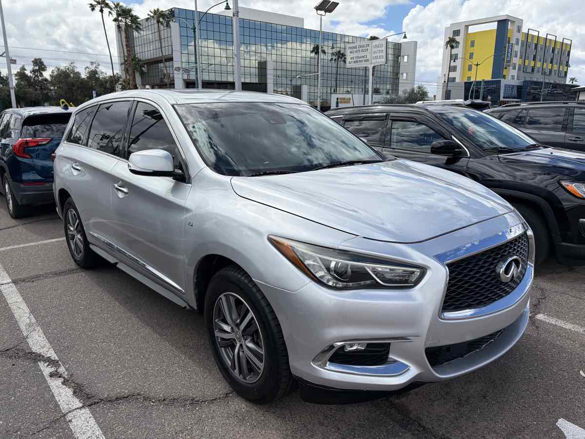 Photo 2 of this INFINITI QX60
