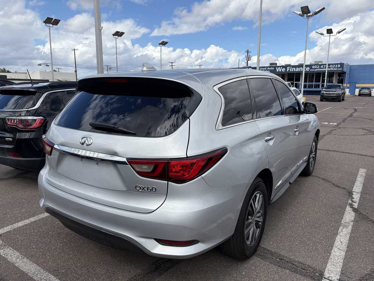 Photo 3 of this INFINITI QX60