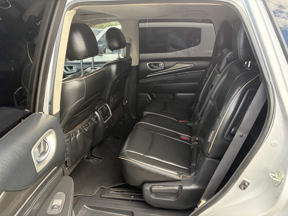 Photo 6 of this INFINITI QX60