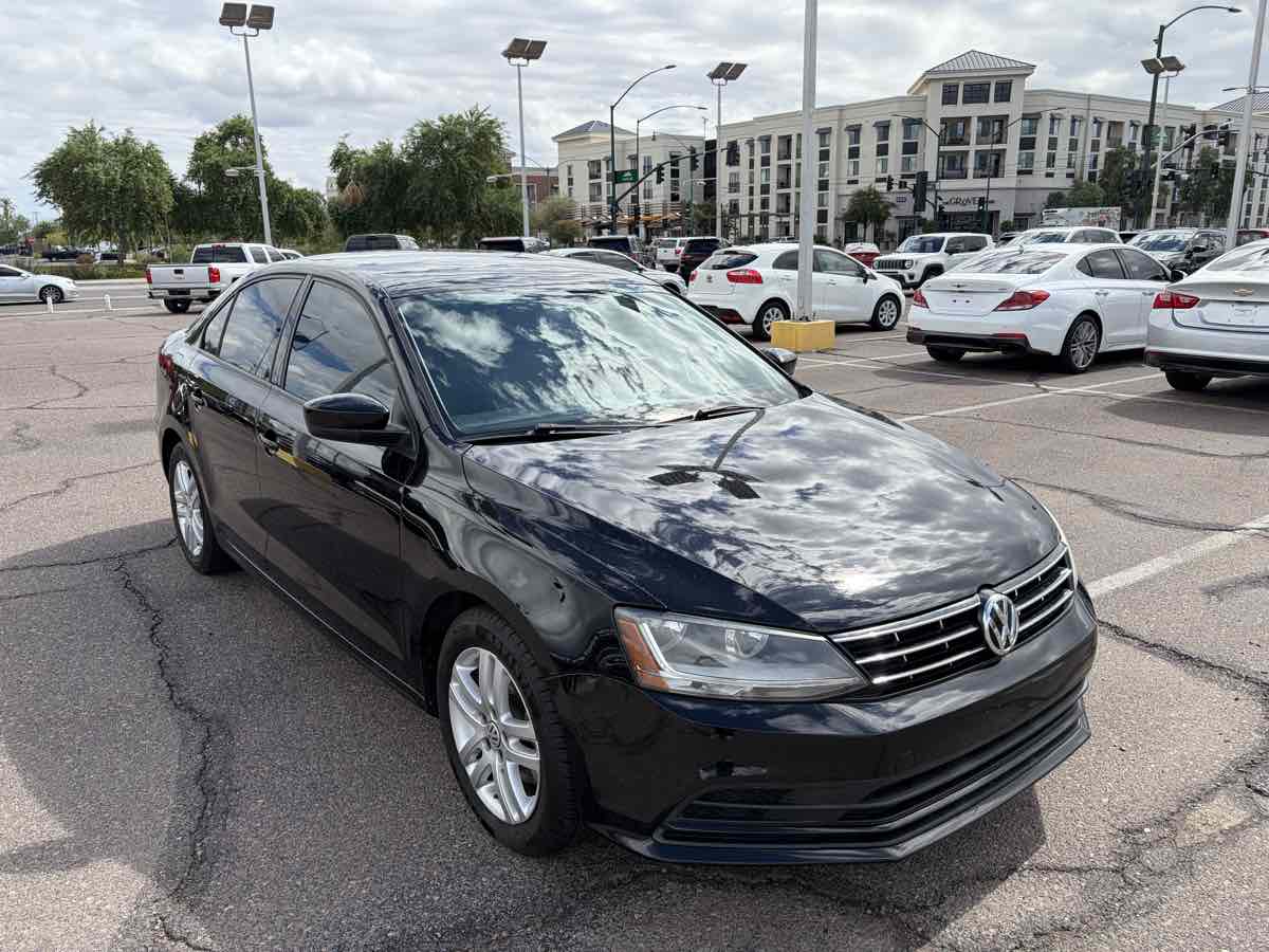 Photo 2 of this Volkswagen Jetta