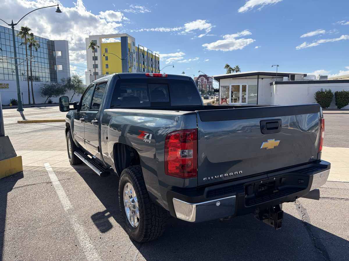 Photo 4 of this Chevrolet Silverado 3500HD