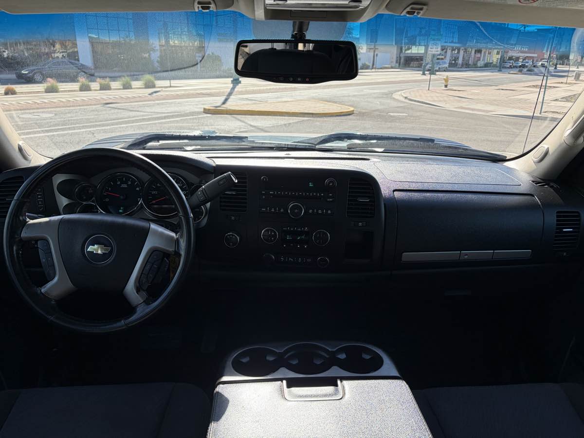 Photo 10 of this Chevrolet Silverado 3500HD
