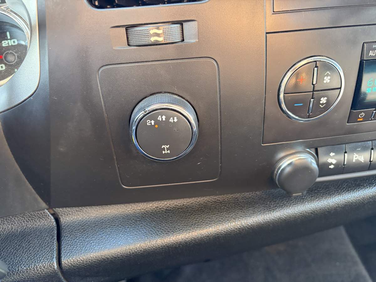 Photo 13 of this Chevrolet Silverado 3500HD