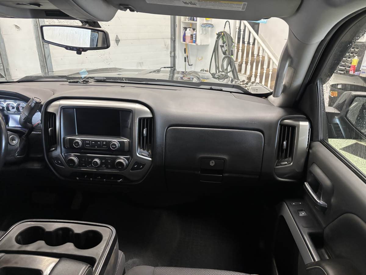 2018 Chevrolet Silverado 1500 LT - Photo 17